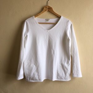 White Unfinished hem sweatshirt with pockets vneck